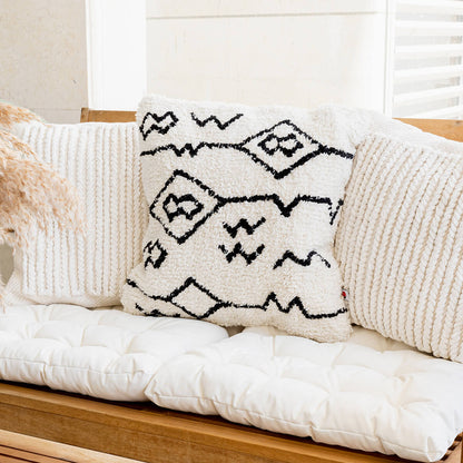 כרית אוסלו 03 קרם/שחור - כריות נוי