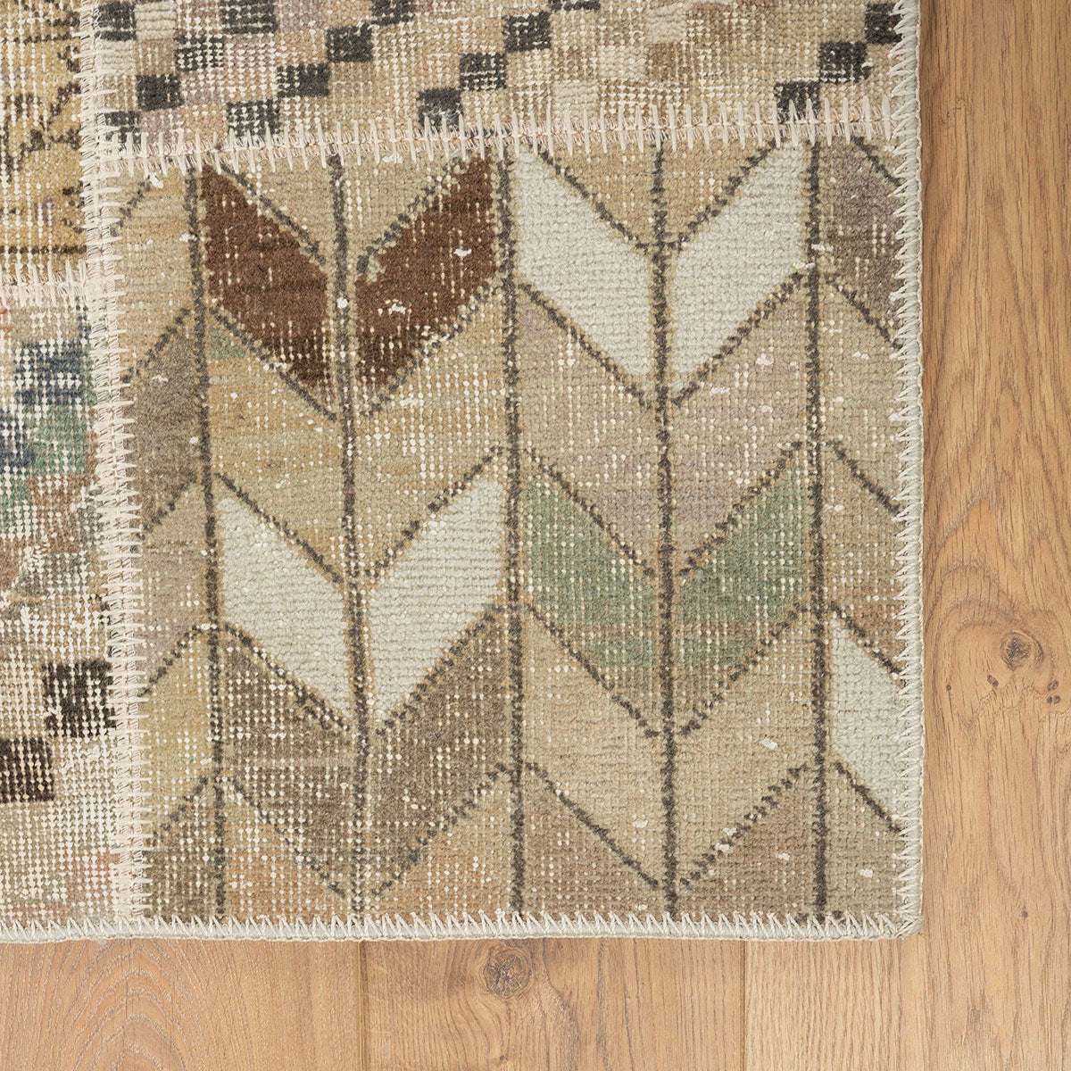 שטיח טלאים בז' 244*173 PATCH