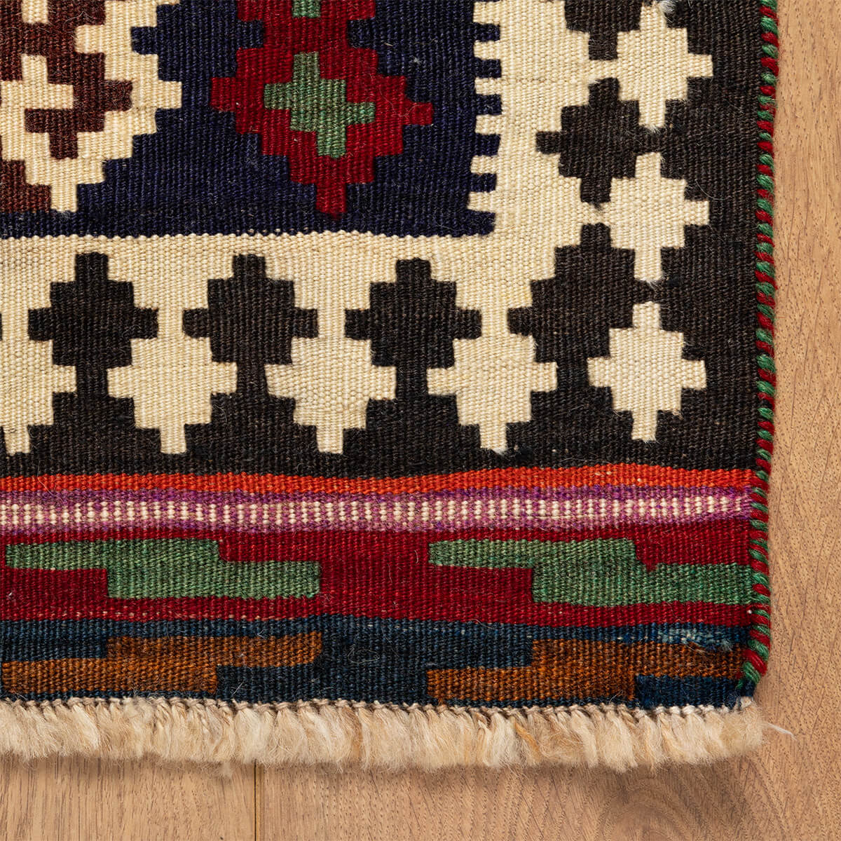 שטיח קילים קשקאי צבעוני 221*150 KILIM