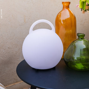 מנורת שולחן עגולה