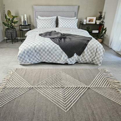 שטיח קילים סקנדינבי 16 אפור/לבן עם פרנזים KILIM