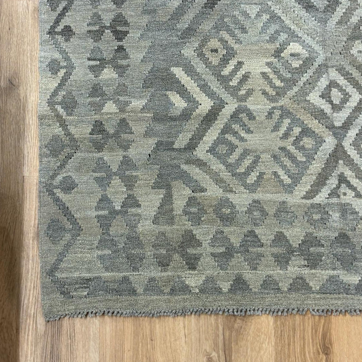 שטיח קילים פרסי רטרו בז' 176*130 KILIM