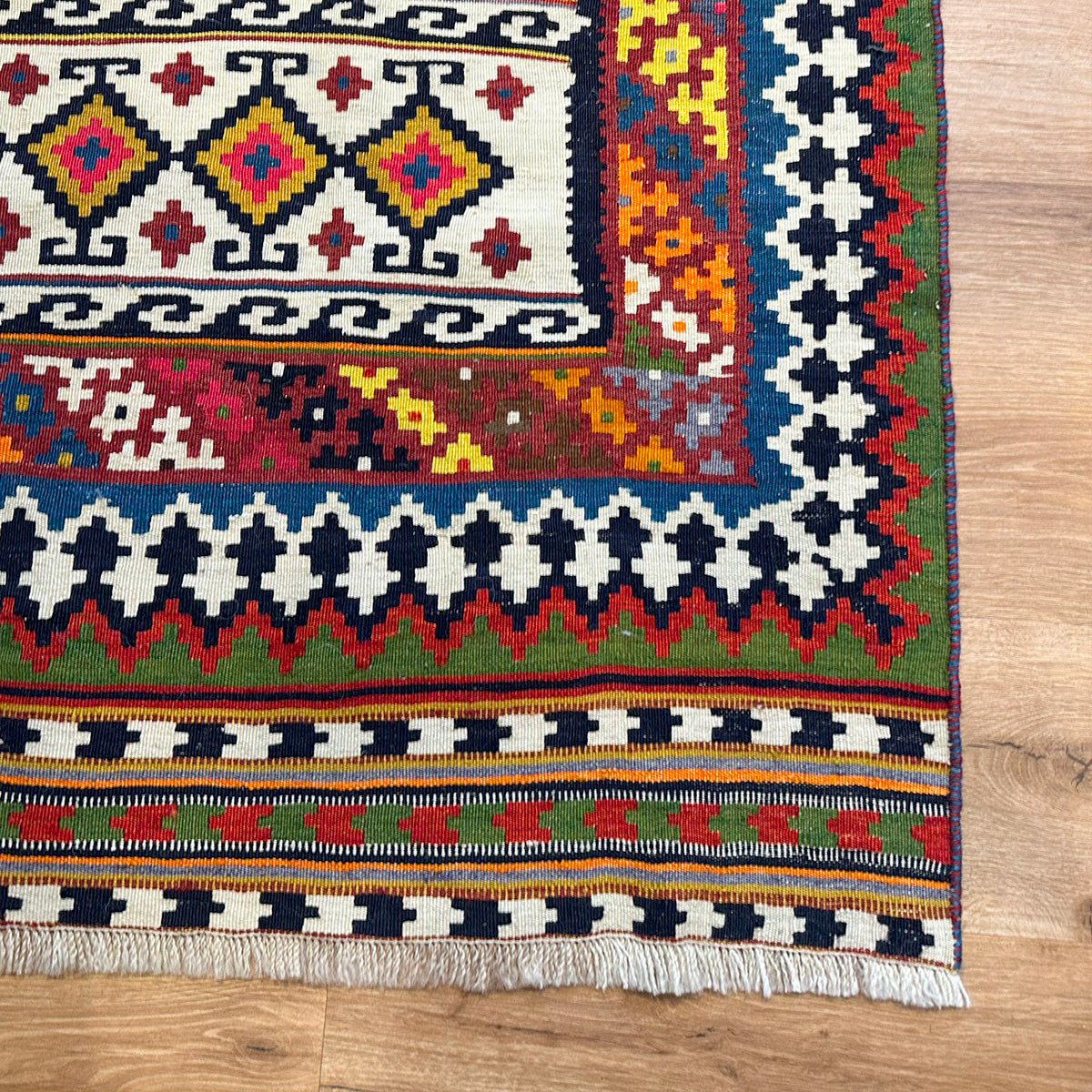 שטיח קילים קשקאי - שטיח פרסי עבודת יד