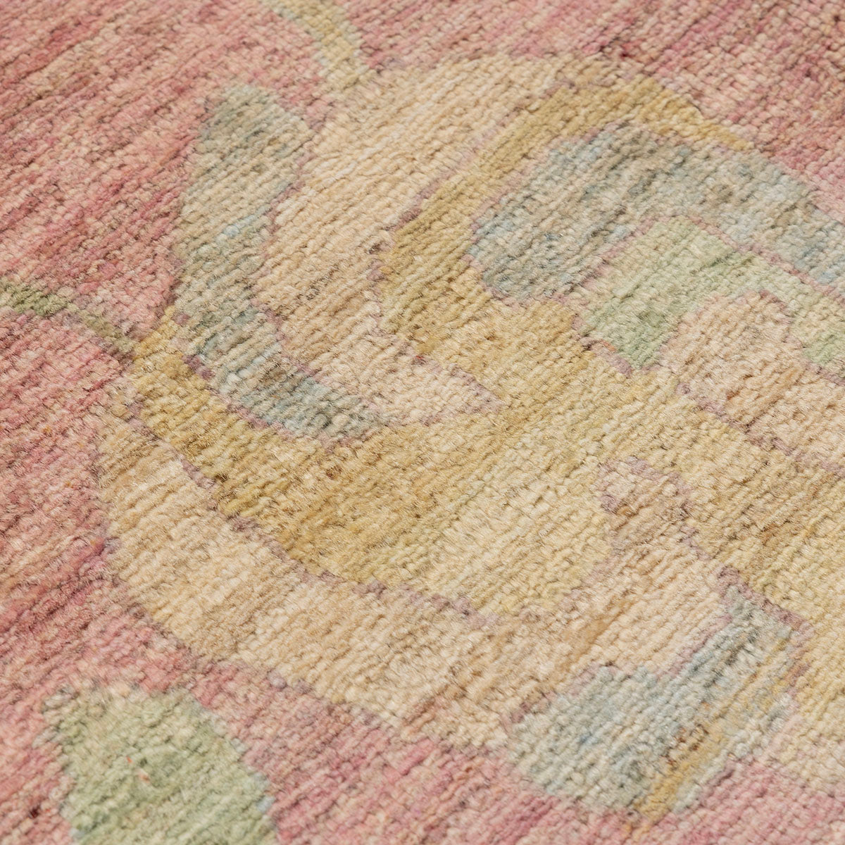 שטיח אושק antique wash ורוד/צבעוני 239*172 USHAK