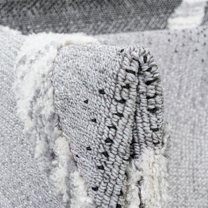 שטיח אטלס 17 אפור כהה/קרם עם פרנזים | השטיח האדום