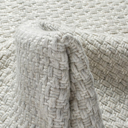 שטיח גפן חלות עבות 04 אפור בהיר עם פרנזים | השטיח האדום