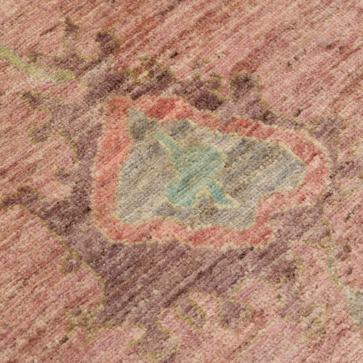 שטיח אושק antique wash ורוד/צבעוני 282*205 USHAK
