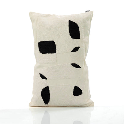 כרית דורין שמנת/שחור 60*40 DOREEN