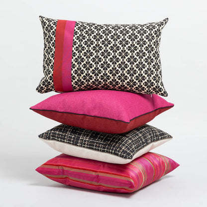 כרית פוז 01 אדום/פוקסיה פסים