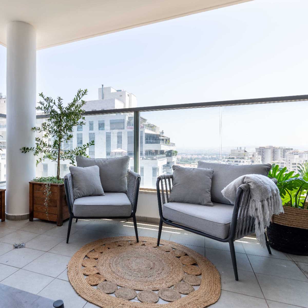 שטיח תמר מעצבים 02 בז' עגול | השטיח האדום | עיצוב: רוני שני צילום: אורית ארנון