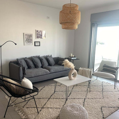 שטיח שאגי מרקש 03 קרם/שחור | השטיח האדום | עיצוב וצילום: חן לוי חרמון