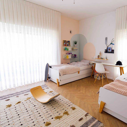 שטיח קילים נורדי 06 צבעוני עם פרנזים | השטיח האדום | עיצוב: ענת חיון, צילום: אמיר יעקובי