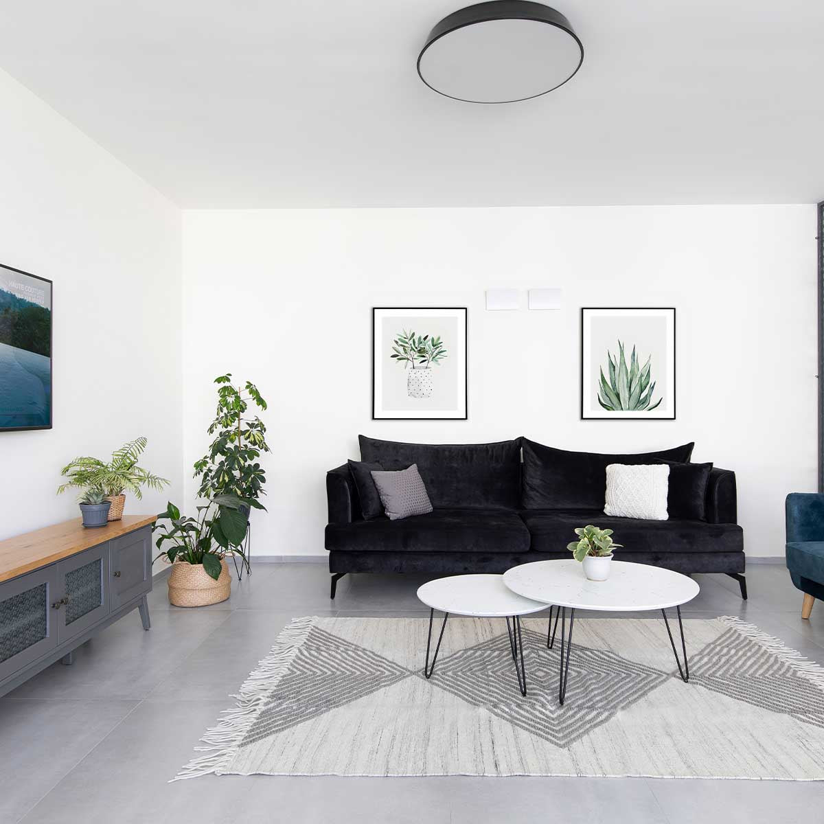 שטיח קילים סקנדינבי 16 לבן/אפור בהיר עם פרנזים | השטיח האדום | עיצוב: אסנת מידן, צילום: מירב פלברג