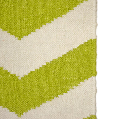 שטיח קילים הדס 01 ירוק/לבן עם פרנזים | השטיח האדום