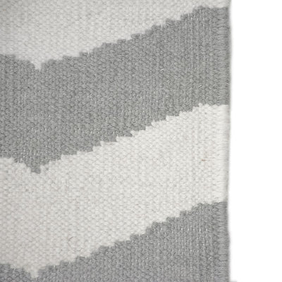 שטיח קילים הדס 01 אפור בהיר/לבן | השטיח האדום