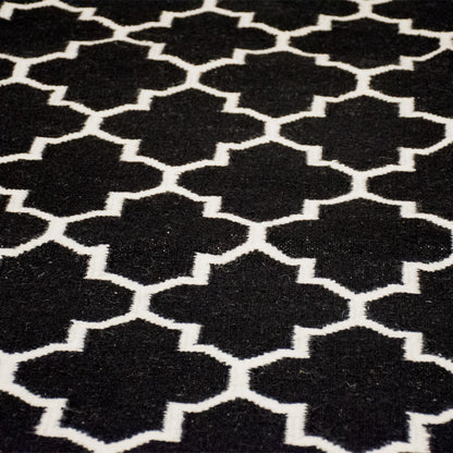 שטיח קילים הדס 07 שחור/לבן עגול | השטיח האדום