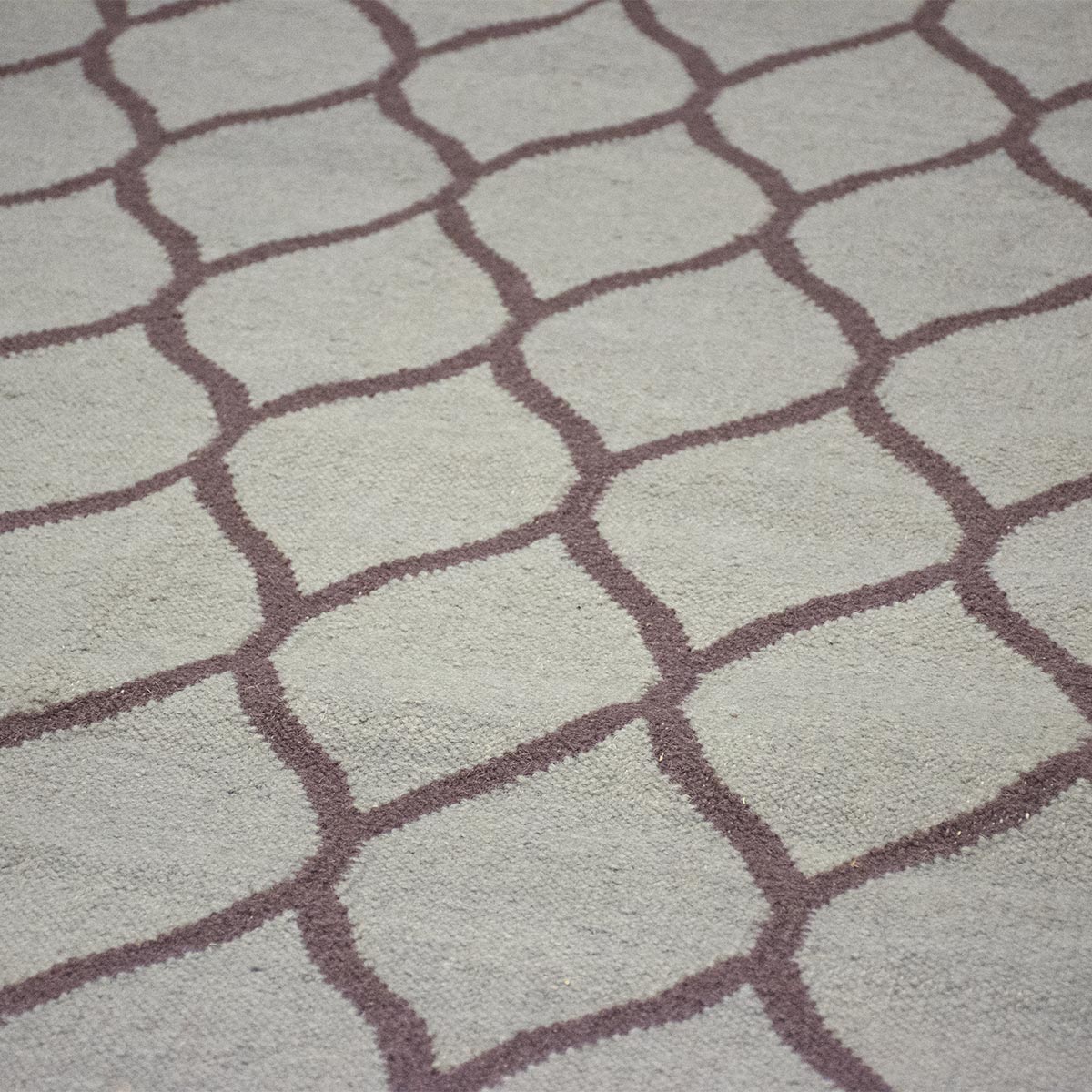 שטיח קילים הדס 04 אפור/סגול ראנר עם פרנזים | השטיח האדום