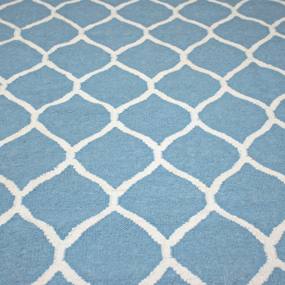 שטיח קילים הדס 04 תכלת/לבן | השטיח האדום