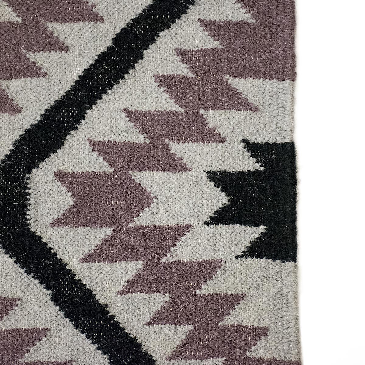 שטיח קילים הדס 11 אפור/סגול/שחור עם פרנזים | השטיח האדום