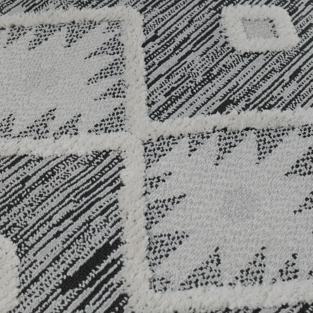 שטיח אטלס 04 אפור כהה עם פרנזים | השטיח האדום