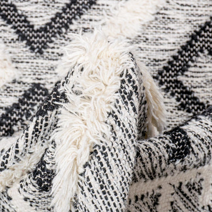 שטיח קילים סקנדינבי 05 אפור עם פרנזים | השטיח האדום