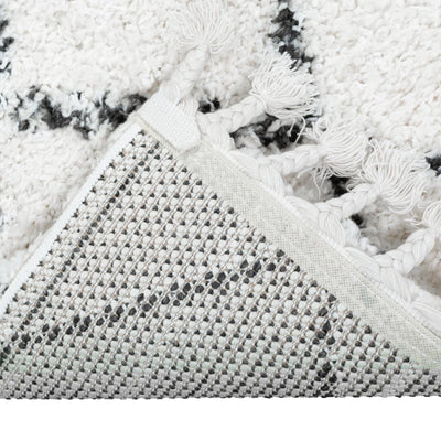 שטיח קזבלנקה 03 לבן/שחור ראנר עם פרנזים | השטיח האדום