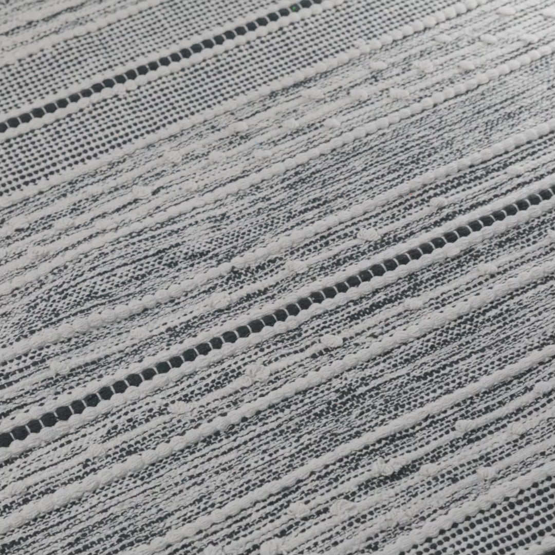 שטיח גפן כותנה 12 שחור/לבן עם פרנזים | השטיח האדום