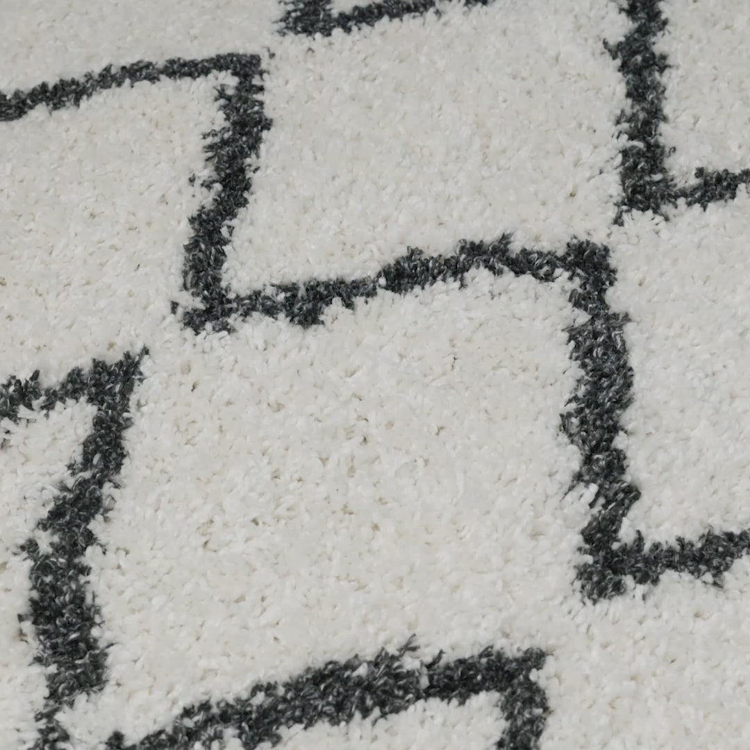 שטיח קזבלנקה 08 לבן/שחור ראנר עם פרנזים | השטיח האדום