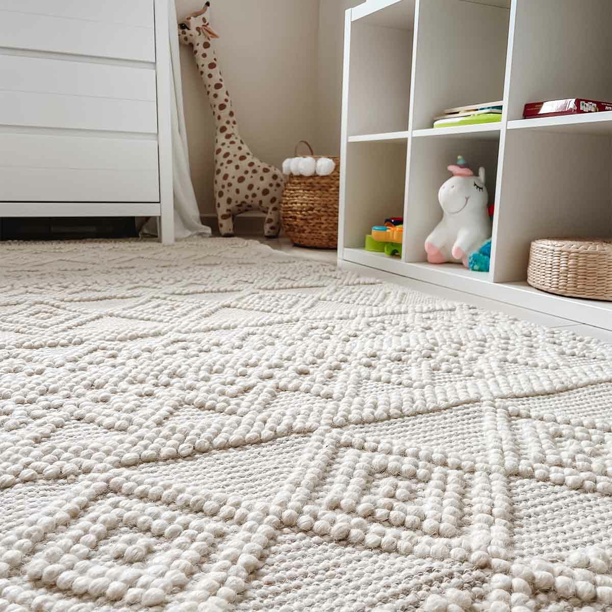 שטיח נירוונה 05 לבן | השטיח האדום