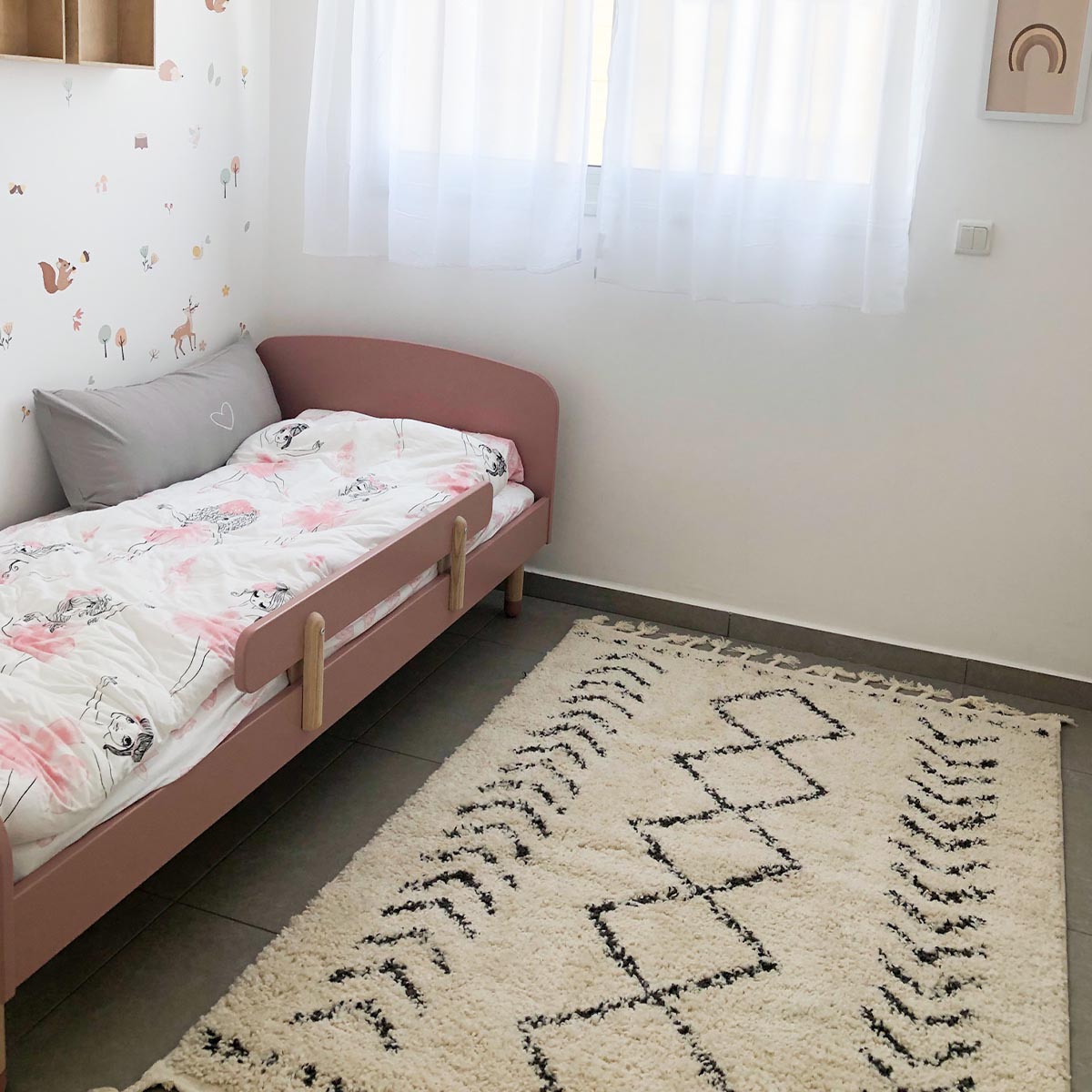 שטיח שאגי מרקש 04 קרם/שחור עם פרנזים | השטיח האדום