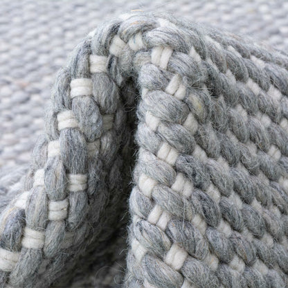 שטיח גפן חלות עבות 04 אפור/קרם עם פרנזים | השטיח האדום