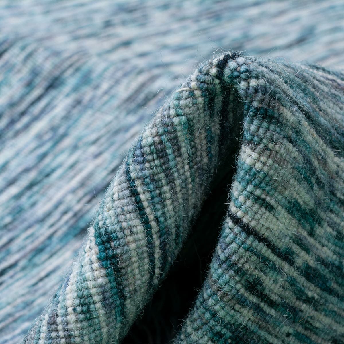 שטיח יעל 03 כחול עם פרנזים | השטיח האדום