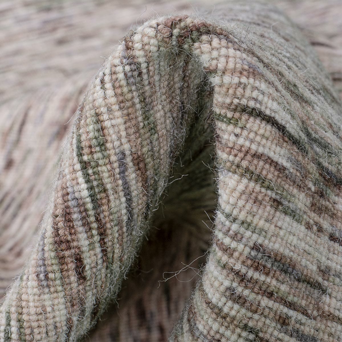 שטיח יעל 03 חום עם פרנזים | השטיח האדום