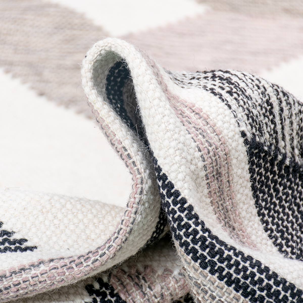 שטיח קילים סקנדינבי 02 ורוד ראנר עם פרנזים | השטיח האדום