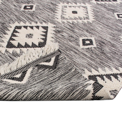 שטיח קילים סקנדינבי 06 אפור עם פרנזים | השטיח האדום