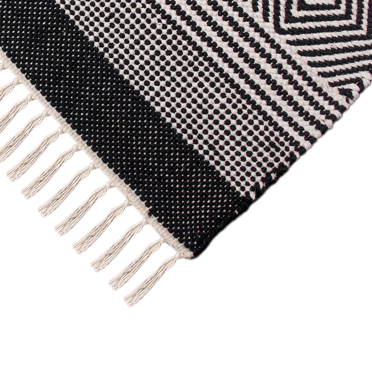 שטיח גפן כותנה 03 שחור עם פרנזים | השטיח האדום