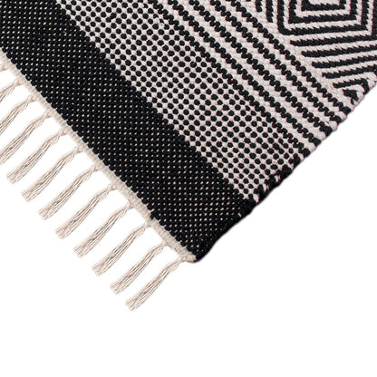 שטיח גפן כותנה 03 שחור עם פרנזים | השטיח האדום