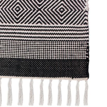 שטיח גפן כותנה 03 שחור עם פרנזים | השטיח האדום