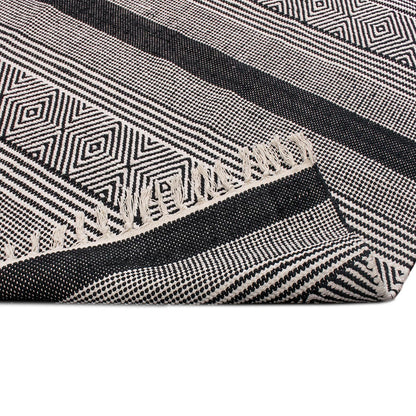 שטיח גפן כותנה 03 שחור עם פרנזים | השטיח האדום