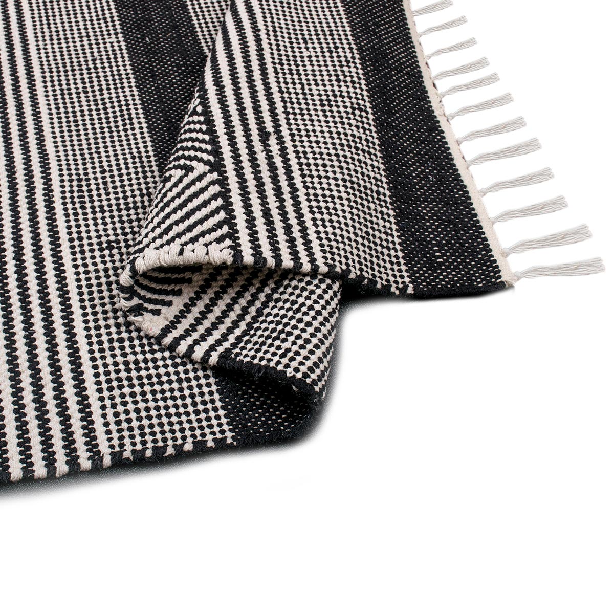 שטיח גפן כותנה 03 שחור עם פרנזים | השטיח האדום