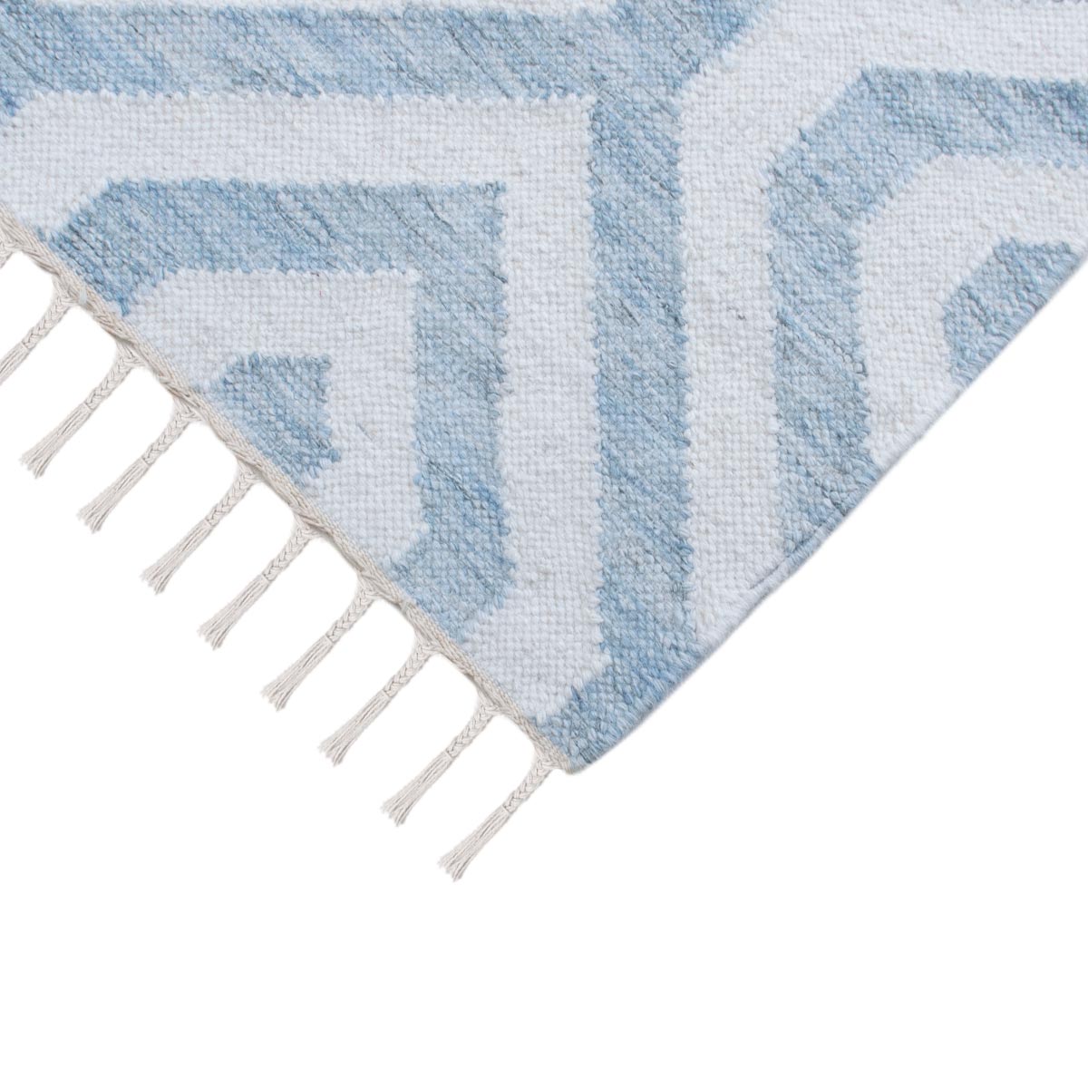 שטיח קילים הדס 02 תכלת/לבן עם פרנזים | השטיח האדום