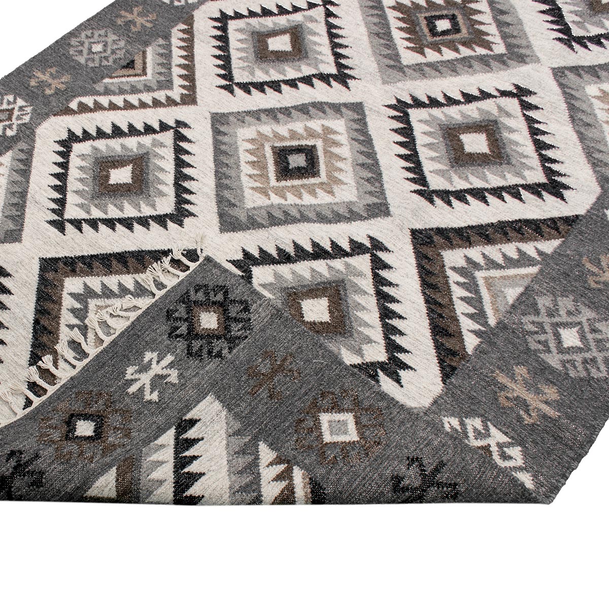 שטיח קילים סקנדינבי 01 אפור עם פרנזים | השטיח האדום