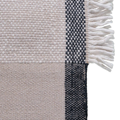 שטיח קילים סקנדינבי 21 שחור/ורוד/אפור עם פרנזים | השטיח האדום