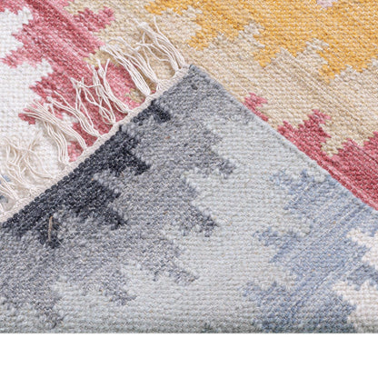 שטיח קילים סקנדינבי 17 צבעוני עם פרנזים | השטיח האדום