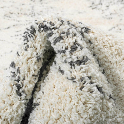 שטיח שאגי מרקש 04 קרם/שחור עם פרנזים | השטיח האדום