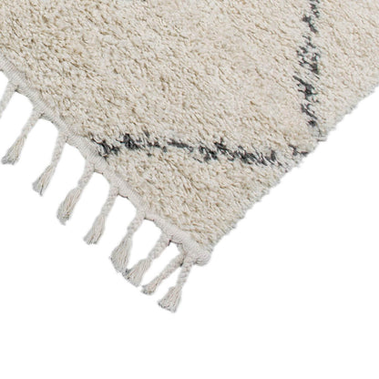 שטיח שאגי מרקש 03 קרם/שחור עם פרנזים | השטיח האדום