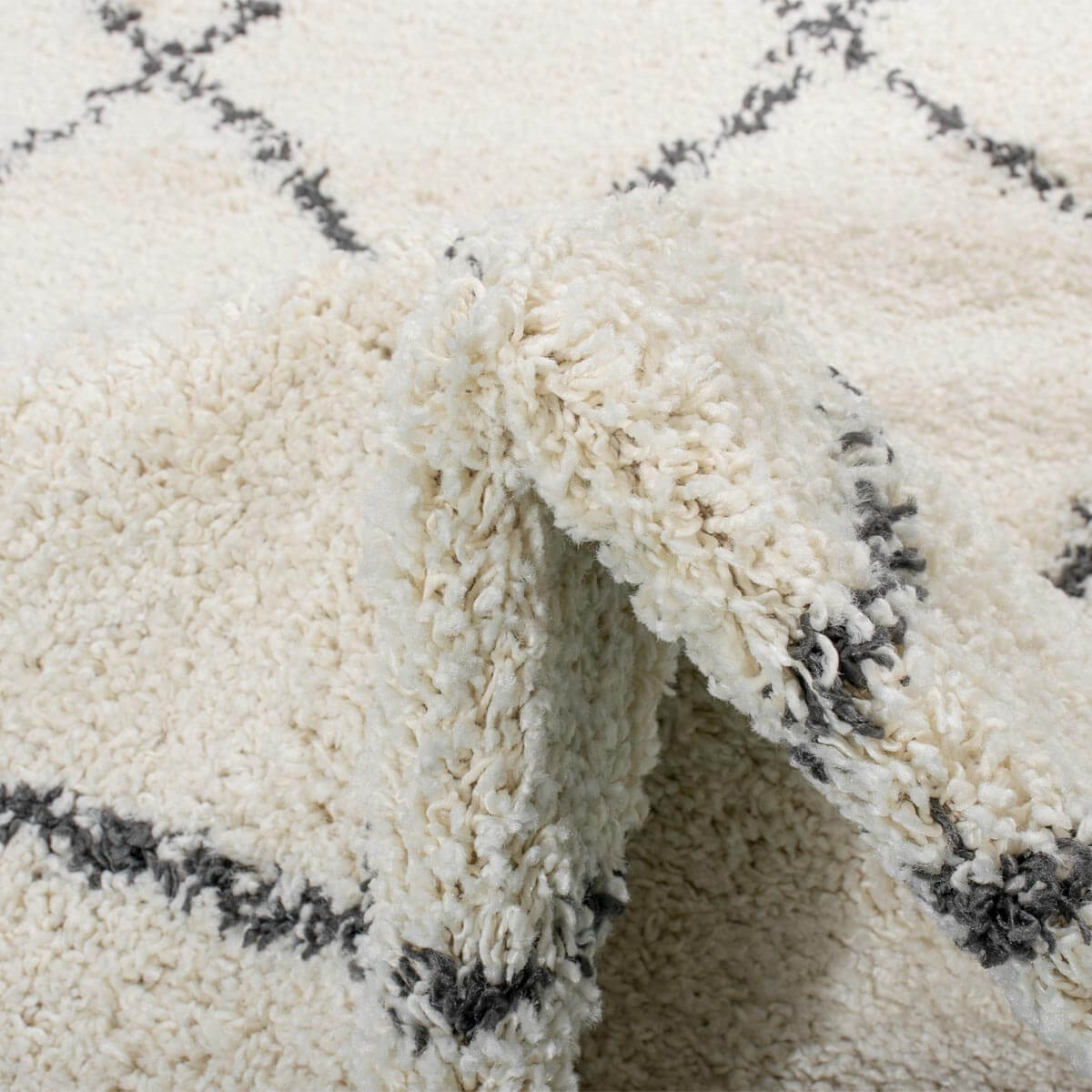 שטיח שאגי מרקש 03 קרם/שחור עגול | השטיח האדום