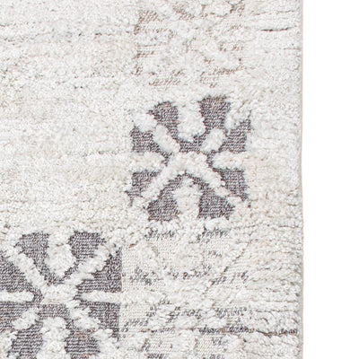 שטיח אטלס 01 אפור/קרם עם פרנזים | השטיח האדום