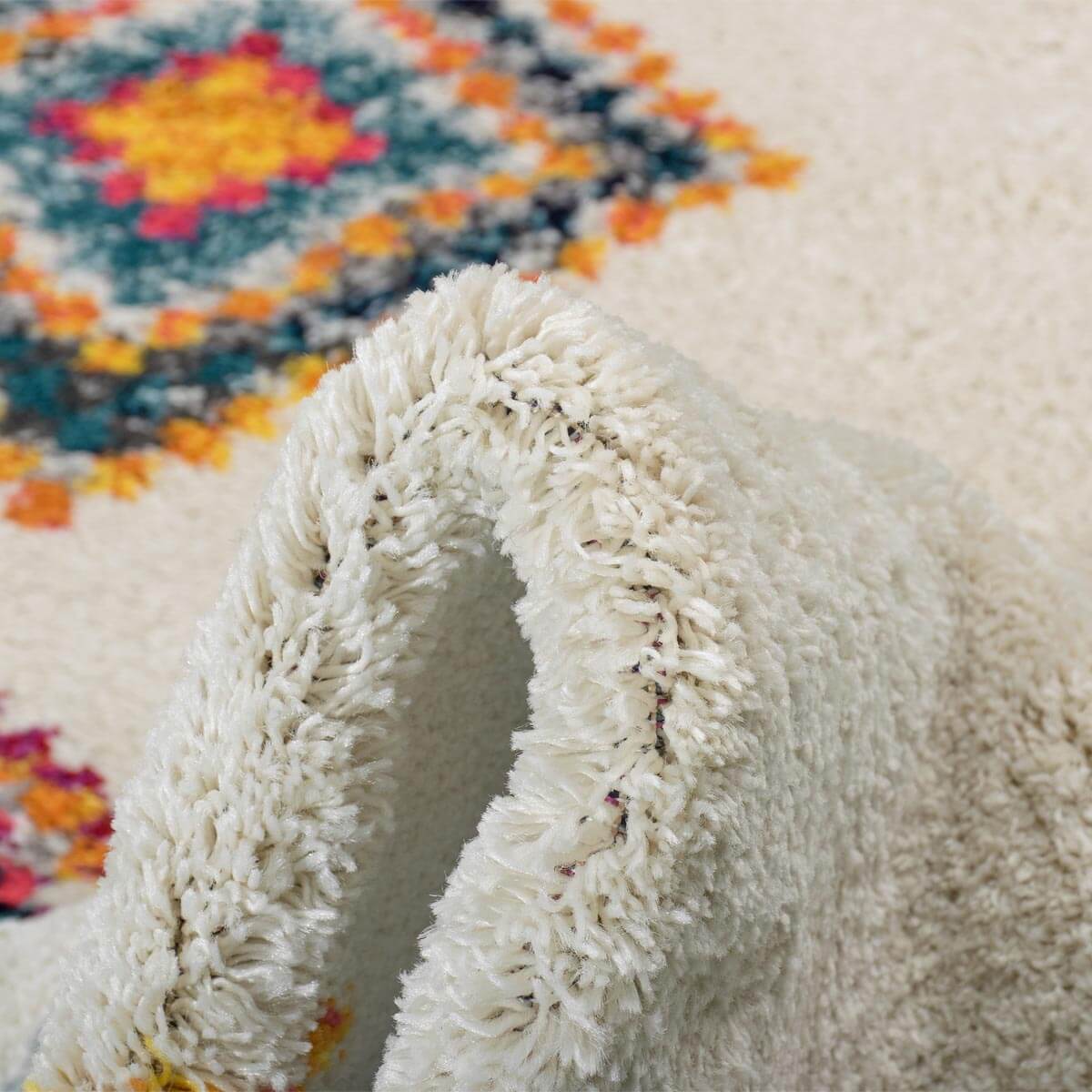 שטיח מיקונוס 01 קרם עם פרנזים | השטיח האדום