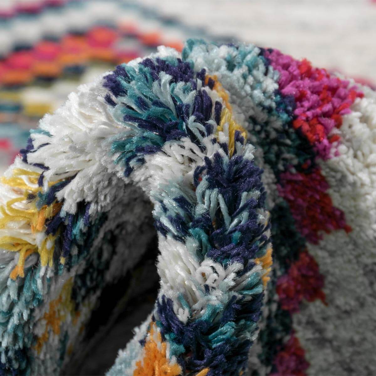 שטיח מיקונוס 02 קרם/אפור עם פרנזים | השטיח האדום